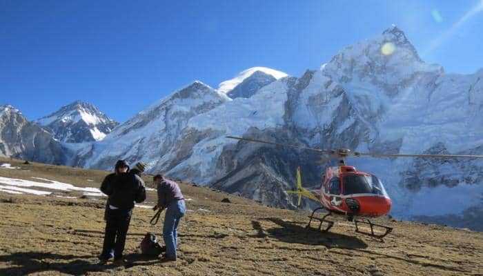 Helicopter Landing at Kalapathar during Everet base camp helicopter tour